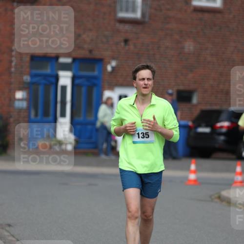 10.05.2026 - 8. Wedeler Halbmarathon Andreas Tolksdorf http://msf.ph/oto/9694401 10.05.2026 10:22:38 Laufen 135 meine-sportfotos.de