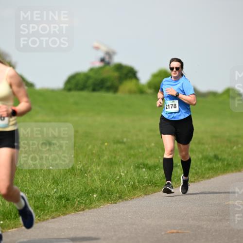 10.05.2026 - 8. Wedeler Halbmarathon Dr. Thomas Lammeyer http://msf.ph/oto/9694450 10.05.2026 11:19:29 Laufen 2226, 2178 meine-sportfotos.de