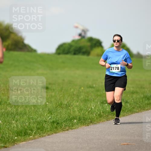 10.05.2026 - 8. Wedeler Halbmarathon Dr. Thomas Lammeyer http://msf.ph/oto/9694459 10.05.2026 11:19:29 Laufen 2226, 2178 meine-sportfotos.de