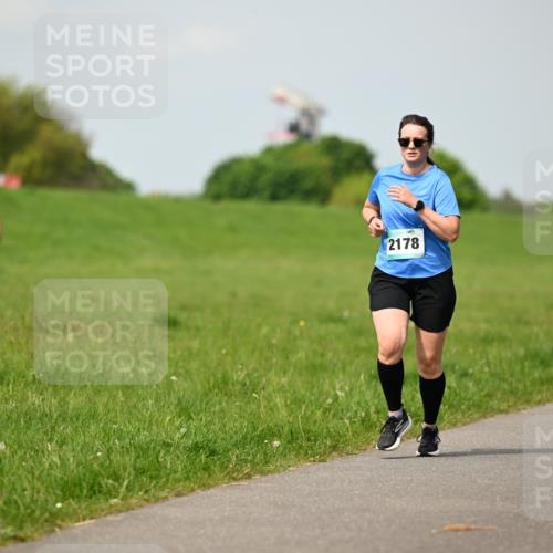 10.05.2026 - 8. Wedeler Halbmarathon Dr. Thomas Lammeyer http://msf.ph/oto/9694462 10.05.2026 11:19:29 Laufen 2178 meine-sportfotos.de