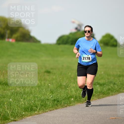 10.05.2026 - 8. Wedeler Halbmarathon Dr. Thomas Lammeyer http://msf.ph/oto/9694477 10.05.2026 11:19:30 Laufen 2178 meine-sportfotos.de
