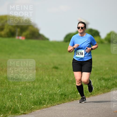 10.05.2026 - 8. Wedeler Halbmarathon Dr. Thomas Lammeyer http://msf.ph/oto/9694481 10.05.2026 11:19:30 Laufen 2178 meine-sportfotos.de