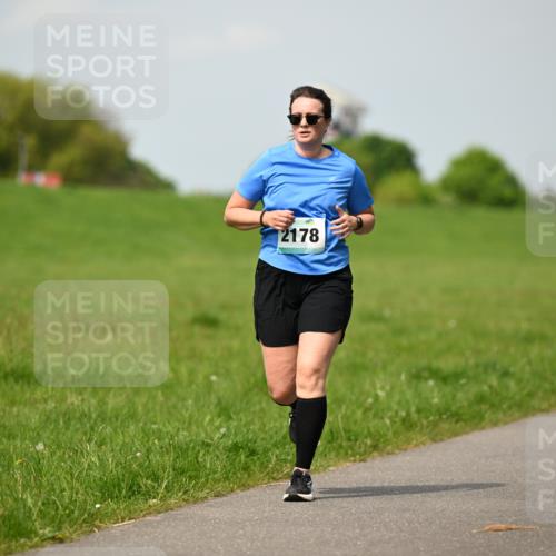 10.05.2026 - 8. Wedeler Halbmarathon Dr. Thomas Lammeyer http://msf.ph/oto/9694484 10.05.2026 11:19:31 Laufen 2178 meine-sportfotos.de