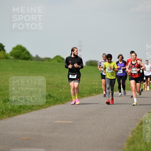 10.05.2026 - 8. Wedeler Halbmarathon Dr. Thomas Lammeyer http://msf.ph/oto/9694498 10.05.2026 11:19:33 Laufen 294, 437, 711, 2115 meine-sportfotos.de