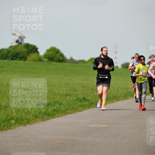 10.05.2026 - 8. Wedeler Halbmarathon Dr. Thomas Lammeyer http://msf.ph/oto/9694514 10.05.2026 11:19:34 Laufen 2119 meine-sportfotos.de