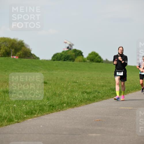10.05.2026 - 8. Wedeler Halbmarathon Dr. Thomas Lammeyer http://msf.ph/oto/9694539 10.05.2026 11:19:36 Laufen  meine-sportfotos.de