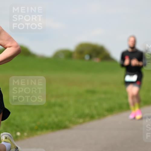 10.05.2026 - 8. Wedeler Halbmarathon Dr. Thomas Lammeyer http://msf.ph/oto/9694608 10.05.2026 11:19:41 Laufen 119 meine-sportfotos.de