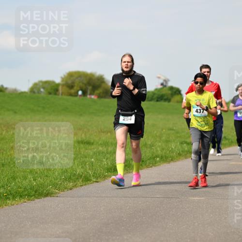 10.05.2026 - 8. Wedeler Halbmarathon Dr. Thomas Lammeyer http://msf.ph/oto/9694611 10.05.2026 11:19:41 Laufen 294, 437, 711 meine-sportfotos.de