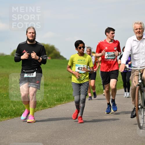 10.05.2026 - 8. Wedeler Halbmarathon Dr. Thomas Lammeyer http://msf.ph/oto/9694629 10.05.2026 11:19:42 Laufen 294 meine-sportfotos.de