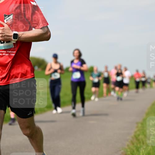 10.05.2026 - 8. Wedeler Halbmarathon Dr. Thomas Lammeyer http://msf.ph/oto/9694640 10.05.2026 11:19:45 Laufen 1910 meine-sportfotos.de