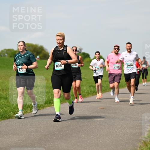 10.05.2026 - 8. Wedeler Halbmarathon Dr. Thomas Lammeyer http://msf.ph/oto/9694706 10.05.2026 11:19:49 Laufen 806, 2089, 2090, 2135, 777, 168 meine-sportfotos.de