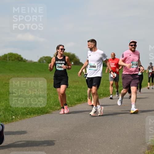 10.05.2026 - 8. Wedeler Halbmarathon Dr. Thomas Lammeyer http://msf.ph/oto/9694733 10.05.2026 11:19:52 Laufen 806, 2135, 208, 2090 meine-sportfotos.de