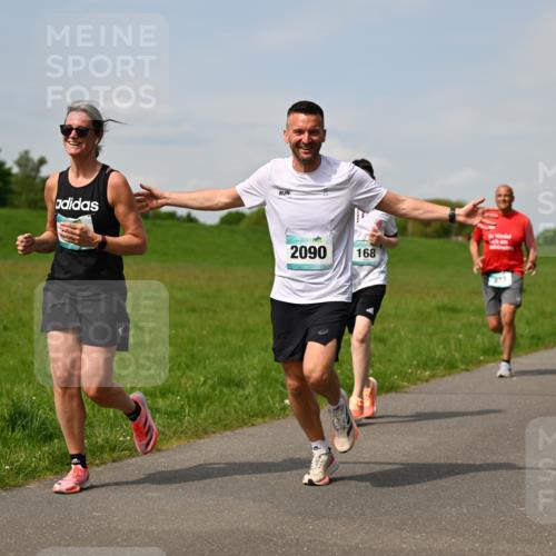 10.05.2026 - 8. Wedeler Halbmarathon Dr. Thomas Lammeyer http://msf.ph/oto/9694763 10.05.2026 11:19:54 Laufen 2090, 168, 872, 2135, 162 meine-sportfotos.de