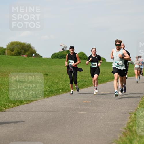 10.05.2026 - 8. Wedeler Halbmarathon Dr. Thomas Lammeyer http://msf.ph/oto/9694815 10.05.2026 11:19:58 Laufen 018, 2154, 438, 2210 meine-sportfotos.de
