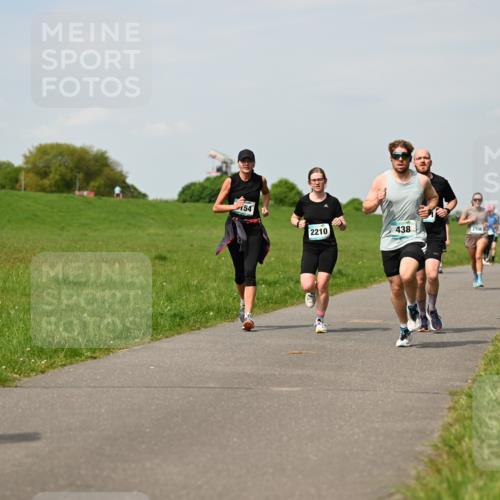 10.05.2026 - 8. Wedeler Halbmarathon Dr. Thomas Lammeyer http://msf.ph/oto/9694818 10.05.2026 11:19:58 Laufen 154, 2210, 438, 2106, 2134 meine-sportfotos.de