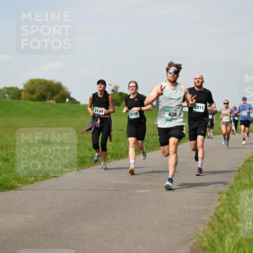 10.05.2026 - 8. Wedeler Halbmarathon Dr. Thomas Lammeyer http://msf.ph/oto/9694829 10.05.2026 11:19:59 Laufen 2154, 2210, 438, 2211, 2106 meine-sportfotos.de