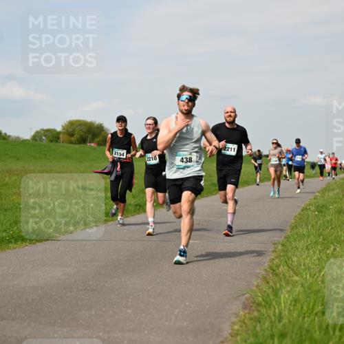 10.05.2026 - 8. Wedeler Halbmarathon Dr. Thomas Lammeyer http://msf.ph/oto/9694840 10.05.2026 11:20:00 Laufen 2154, 2210, 438, 2211, 2106 meine-sportfotos.de