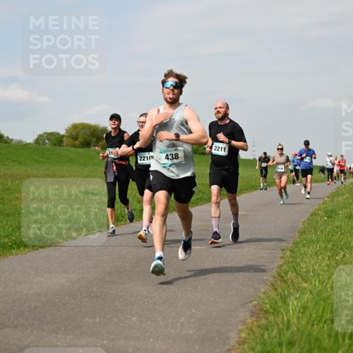 10.05.2026 - 8. Wedeler Halbmarathon Dr. Thomas Lammeyer http://msf.ph/oto/9694847 10.05.2026 11:20:00 Laufen 2211, 2210, 438 meine-sportfotos.de