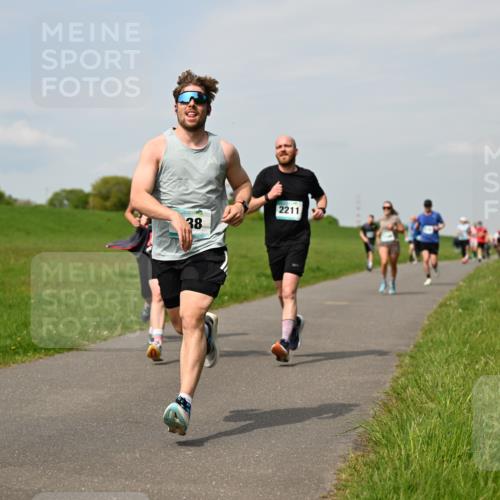 10.05.2026 - 8. Wedeler Halbmarathon Dr. Thomas Lammeyer http://msf.ph/oto/9694851 10.05.2026 11:20:00 Laufen 2211 meine-sportfotos.de