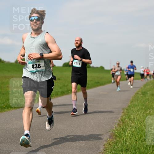 10.05.2026 - 8. Wedeler Halbmarathon Dr. Thomas Lammeyer http://msf.ph/oto/9694854 10.05.2026 11:20:01 Laufen 2211, 438 meine-sportfotos.de