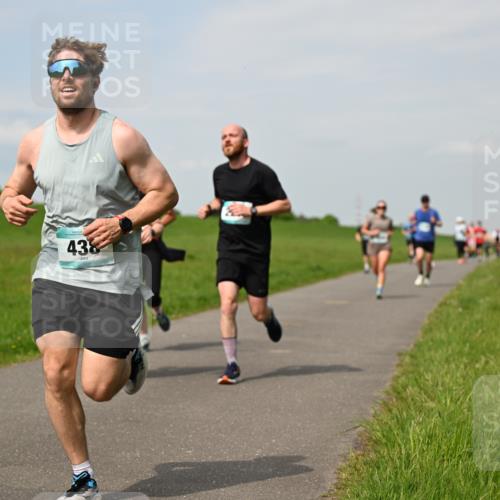 10.05.2026 - 8. Wedeler Halbmarathon Dr. Thomas Lammeyer http://msf.ph/oto/9694859 10.05.2026 11:20:01 Laufen 438 meine-sportfotos.de