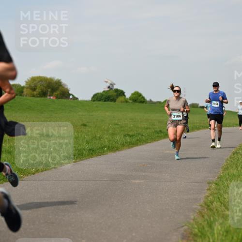 10.05.2026 - 8. Wedeler Halbmarathon Dr. Thomas Lammeyer http://msf.ph/oto/9694875 10.05.2026 11:20:02 Laufen 2211, 2106, 2138 meine-sportfotos.de