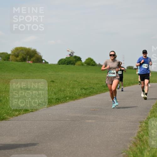 10.05.2026 - 8. Wedeler Halbmarathon Dr. Thomas Lammeyer http://msf.ph/oto/9694886 10.05.2026 11:20:03 Laufen 2106, 2244, 2138 meine-sportfotos.de