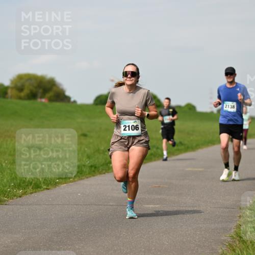 10.05.2026 - 8. Wedeler Halbmarathon Dr. Thomas Lammeyer http://msf.ph/oto/9694909 10.05.2026 11:20:04 Laufen 2106, 2138 meine-sportfotos.de