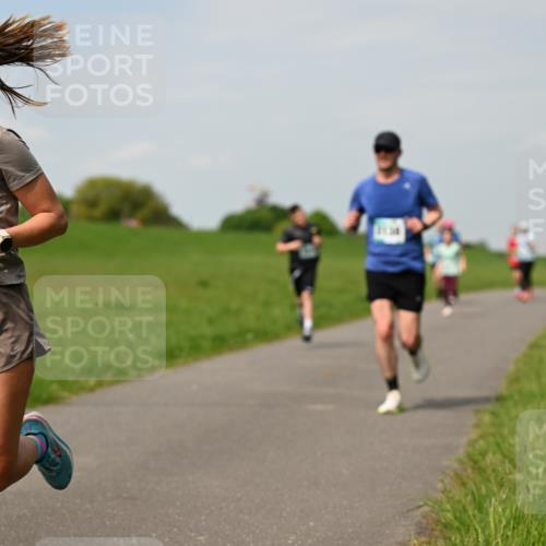 10.05.2026 - 8. Wedeler Halbmarathon Dr. Thomas Lammeyer http://msf.ph/oto/9694928 10.05.2026 11:20:06 Laufen 2106 meine-sportfotos.de