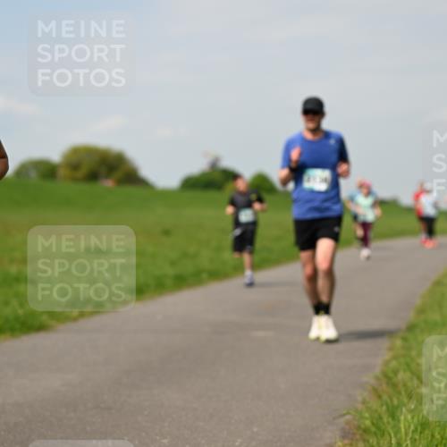 10.05.2026 - 8. Wedeler Halbmarathon Dr. Thomas Lammeyer http://msf.ph/oto/9694931 10.05.2026 11:20:06 Laufen 2106 meine-sportfotos.de