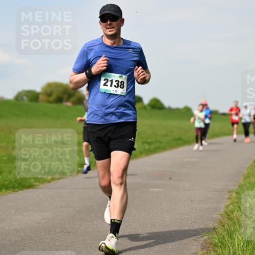 10.05.2026 - 8. Wedeler Halbmarathon Dr. Thomas Lammeyer http://msf.ph/oto/9694956 10.05.2026 11:20:07 Laufen 2138, 171 meine-sportfotos.de