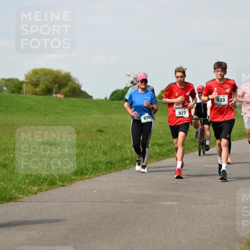 10.05.2026 - 8. Wedeler Halbmarathon Dr. Thomas Lammeyer http://msf.ph/oto/9695019 10.05.2026 11:20:14 Laufen 655, 970, 927, 933 meine-sportfotos.de