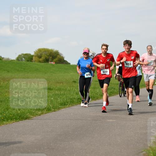 10.05.2026 - 8. Wedeler Halbmarathon Dr. Thomas Lammeyer http://msf.ph/oto/9695025 10.05.2026 11:20:15 Laufen 970, 927, 933 meine-sportfotos.de