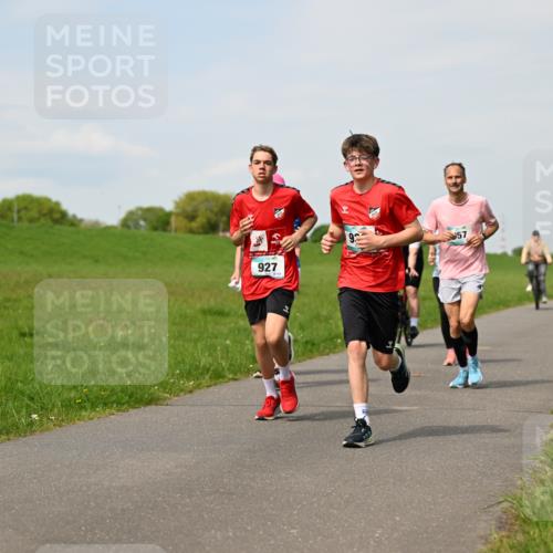 10.05.2026 - 8. Wedeler Halbmarathon Dr. Thomas Lammeyer http://msf.ph/oto/9695042 10.05.2026 11:20:16 Laufen 927 meine-sportfotos.de