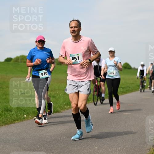 10.05.2026 - 8. Wedeler Halbmarathon Dr. Thomas Lammeyer http://msf.ph/oto/9695077 10.05.2026 11:20:18 Laufen 970, 857, 122, 865 meine-sportfotos.de