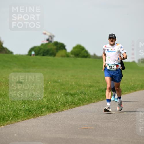 10.05.2026 - 8. Wedeler Halbmarathon Dr. Thomas Lammeyer http://msf.ph/oto/9695103 10.05.2026 11:20:26 Laufen 230 meine-sportfotos.de
