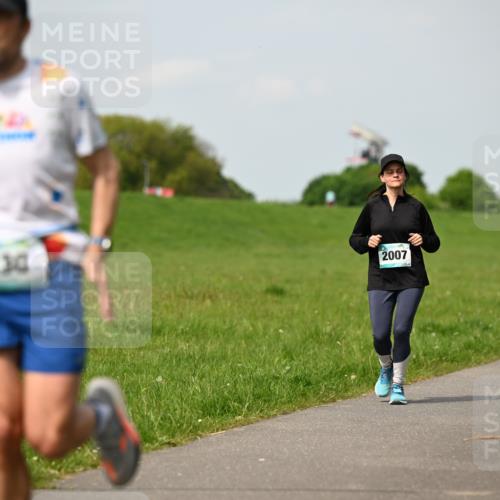 10.05.2026 - 8. Wedeler Halbmarathon Dr. Thomas Lammeyer http://msf.ph/oto/9695142 10.05.2026 11:20:30 Laufen 110, 2007 meine-sportfotos.de