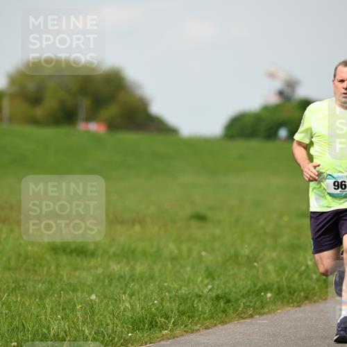 10.05.2026 - 8. Wedeler Halbmarathon Dr. Thomas Lammeyer http://msf.ph/oto/9695147 10.05.2026 11:20:41 Laufen 963 meine-sportfotos.de
