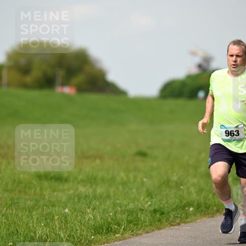 10.05.2026 - 8. Wedeler Halbmarathon Dr. Thomas Lammeyer http://msf.ph/oto/9695149 10.05.2026 11:20:41 Laufen 963 meine-sportfotos.de