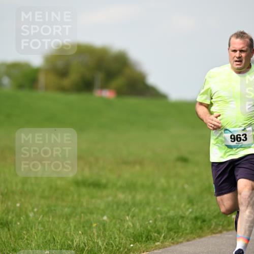 10.05.2026 - 8. Wedeler Halbmarathon Dr. Thomas Lammeyer http://msf.ph/oto/9695158 10.05.2026 11:20:42 Laufen 963 meine-sportfotos.de