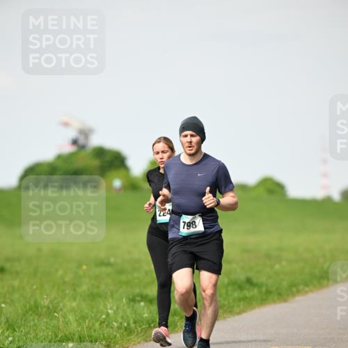 10.05.2026 - 8. Wedeler Halbmarathon Dr. Thomas Lammeyer http://msf.ph/oto/9695171 10.05.2026 11:20:57 Laufen 224, 798 meine-sportfotos.de