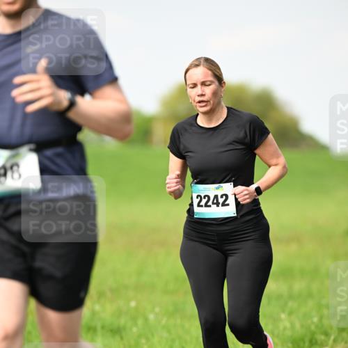 10.05.2026 - 8. Wedeler Halbmarathon Dr. Thomas Lammeyer http://msf.ph/oto/9695213 10.05.2026 11:21:01 Laufen 2242 meine-sportfotos.de