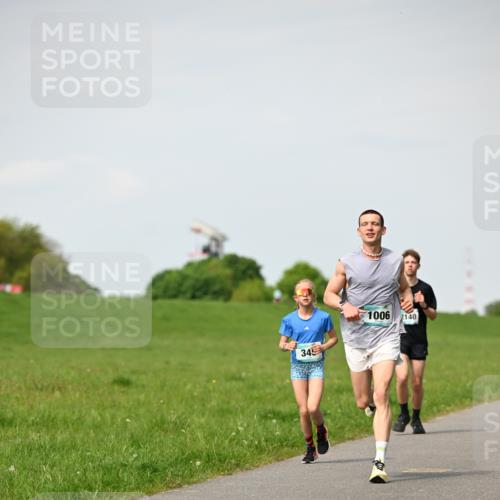 10.05.2026 - 8. Wedeler Halbmarathon Dr. Thomas Lammeyer http://msf.ph/oto/9695234 10.05.2026 11:21:06 Laufen 345, 1006, 2140 meine-sportfotos.de