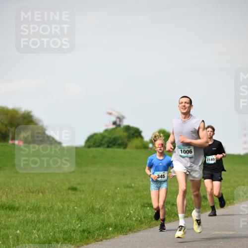 10.05.2026 - 8. Wedeler Halbmarathon Dr. Thomas Lammeyer http://msf.ph/oto/9695238 10.05.2026 11:21:06 Laufen 345, 1006, 2140 meine-sportfotos.de
