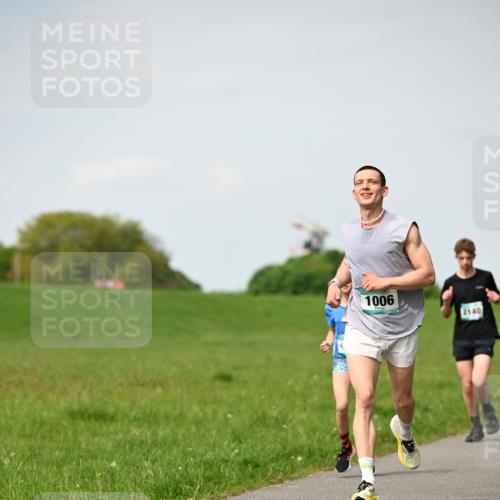 10.05.2026 - 8. Wedeler Halbmarathon Dr. Thomas Lammeyer http://msf.ph/oto/9695251 10.05.2026 11:21:07 Laufen 1006, 2140 meine-sportfotos.de