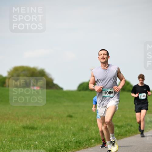 10.05.2026 - 8. Wedeler Halbmarathon Dr. Thomas Lammeyer http://msf.ph/oto/9695256 10.05.2026 11:21:07 Laufen 1006, 2140 meine-sportfotos.de