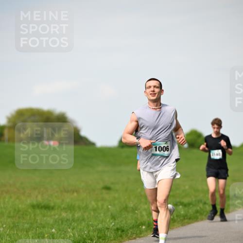 10.05.2026 - 8. Wedeler Halbmarathon Dr. Thomas Lammeyer http://msf.ph/oto/9695259 10.05.2026 11:21:08 Laufen 1006, 2140 meine-sportfotos.de