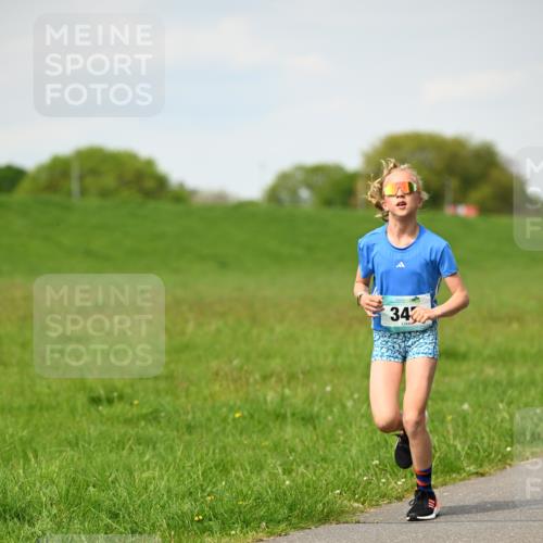 10.05.2026 - 8. Wedeler Halbmarathon Dr. Thomas Lammeyer http://msf.ph/oto/9695279 10.05.2026 11:21:10 Laufen 342 meine-sportfotos.de