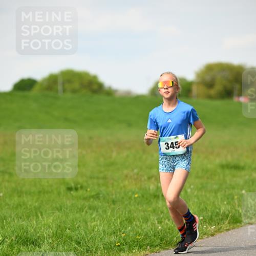 10.05.2026 - 8. Wedeler Halbmarathon Dr. Thomas Lammeyer http://msf.ph/oto/9695285 10.05.2026 11:21:10 Laufen 345 meine-sportfotos.de