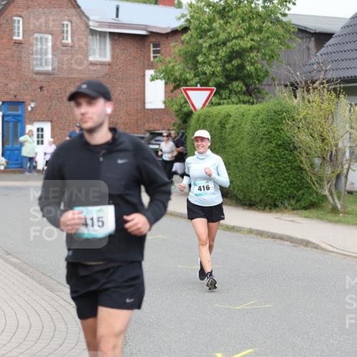 10.05.2026 - 8. Wedeler Halbmarathon Andreas Tolksdorf http://msf.ph/oto/9695307 10.05.2026 10:26:12 Laufen 415, 416 meine-sportfotos.de